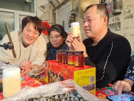 这样也行?(农村电商大有可为)农小二电商,农民电商“小能人” 冬闲时节忙“充电”, 这样也行?(农村电商大有可为)农小二电商,农民电商“小能人” 冬闲时节忙“充电”,